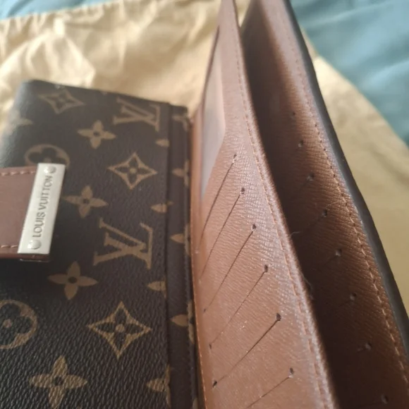 Louis Vuitton Black and Brown Monogram Clutch - Picture 4 of 4